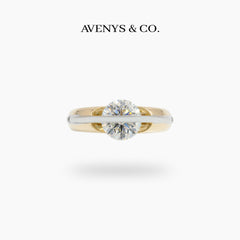 Dancing Diamonds Signature Ring with White Round Stone – on Yellow Gold