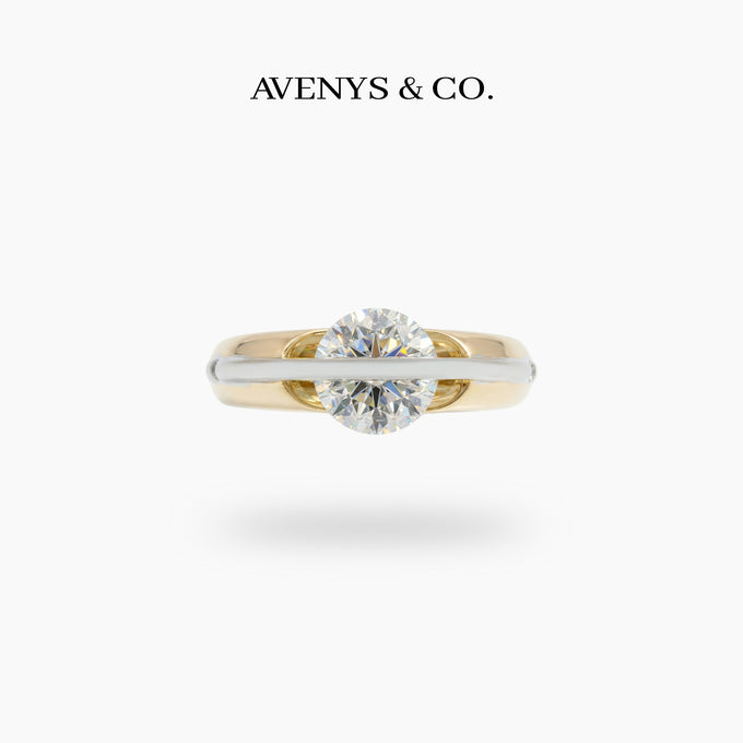 Dancing Diamonds Signature Ring with White Round Stone – on Yellow Gold