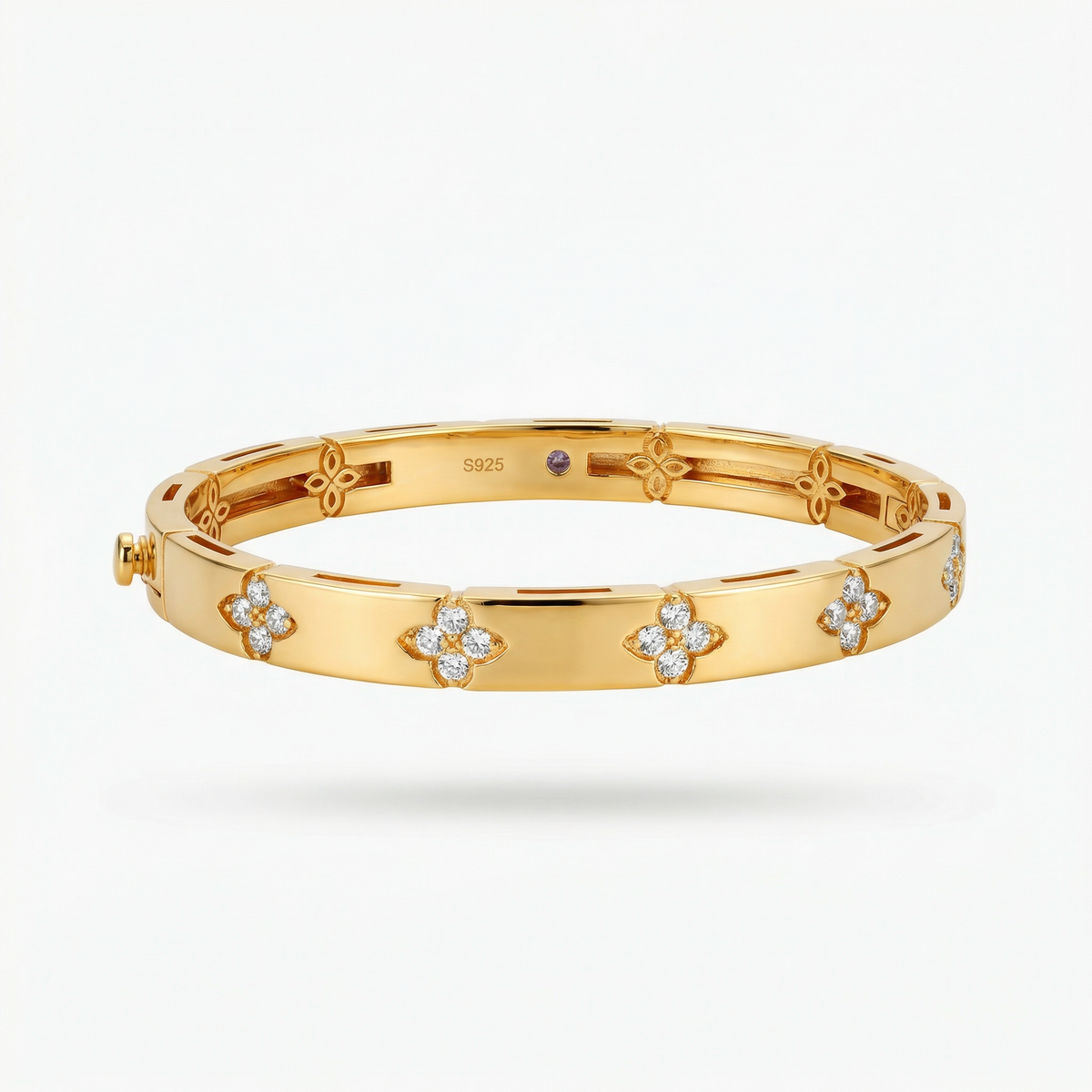 Quatrefoil Bangle with White Round Stone – on Yellow Gold
