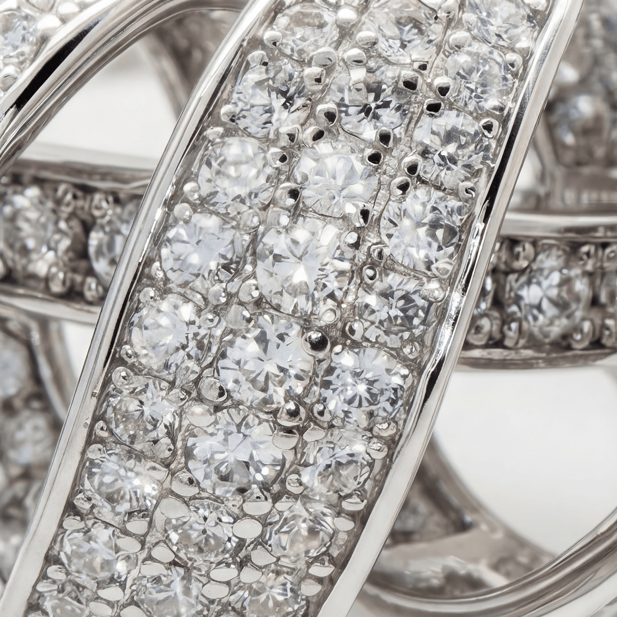 Twist Rope Pave Ring with White Round Stone – on White Gold