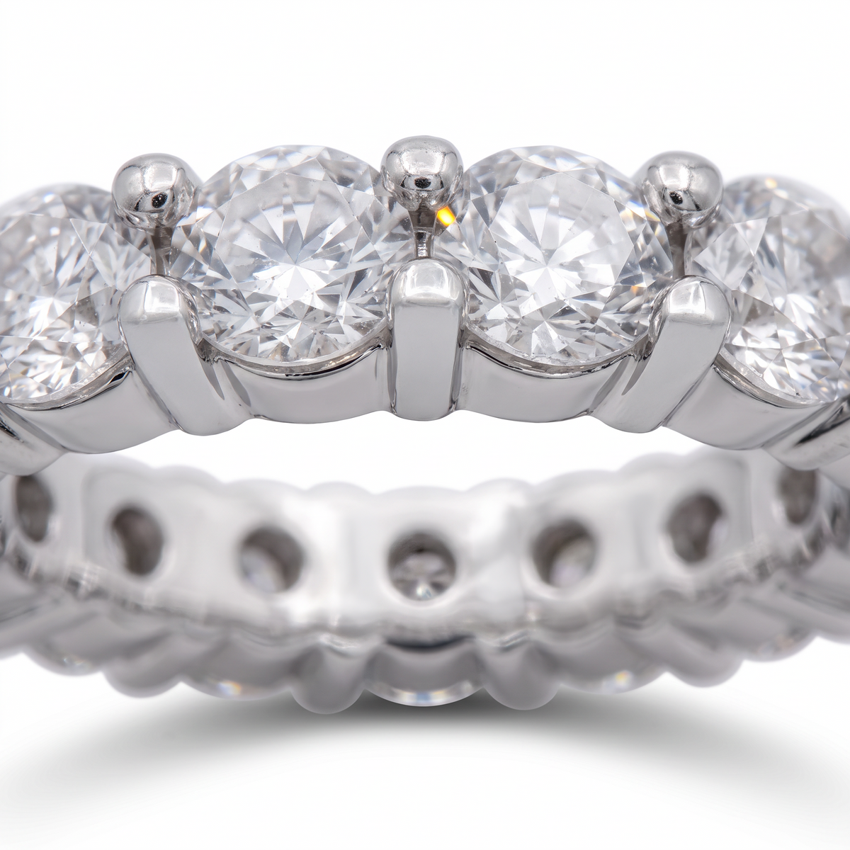 AV Forever™ Light Ring (3mm) with White Round Stone – on White Gold