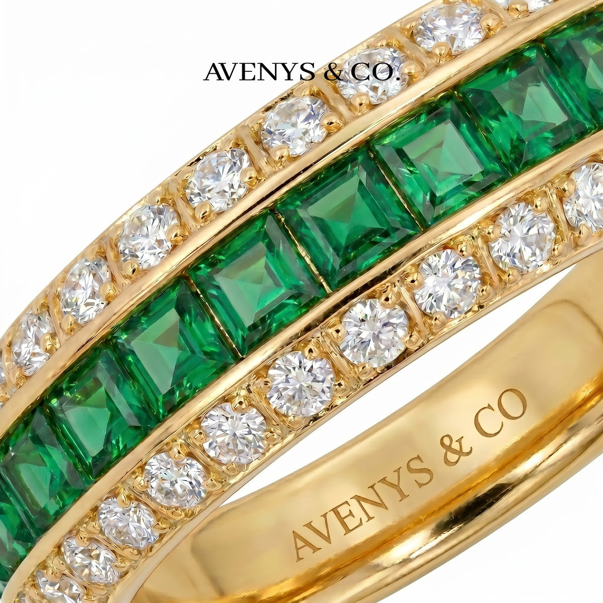 Greenline Ring with Green Emerald Stone – on Yellow Gold