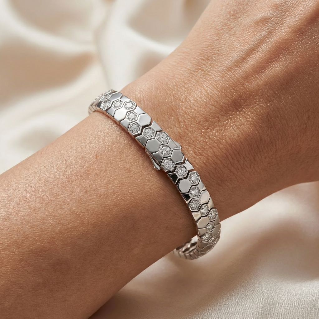 Honeycomb Wide Bracelet with White Round Stone – on White Gold