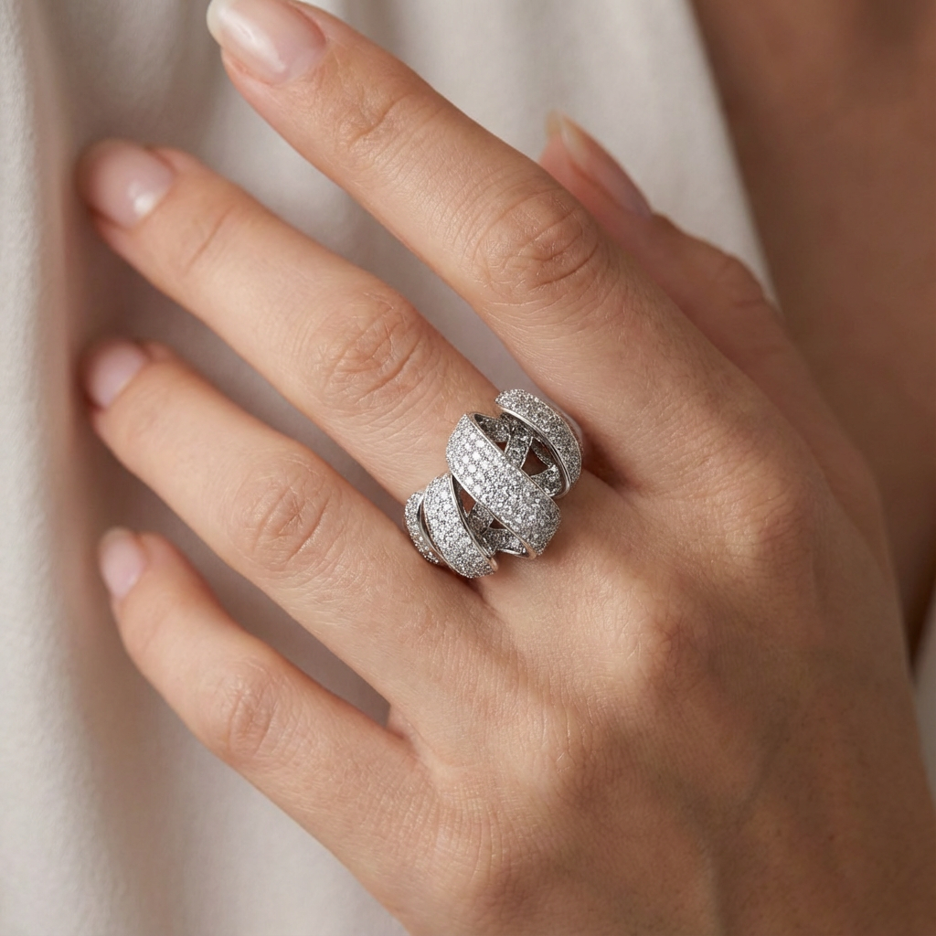 Twist Rope Pave Ring with White Round Stone – on White Gold