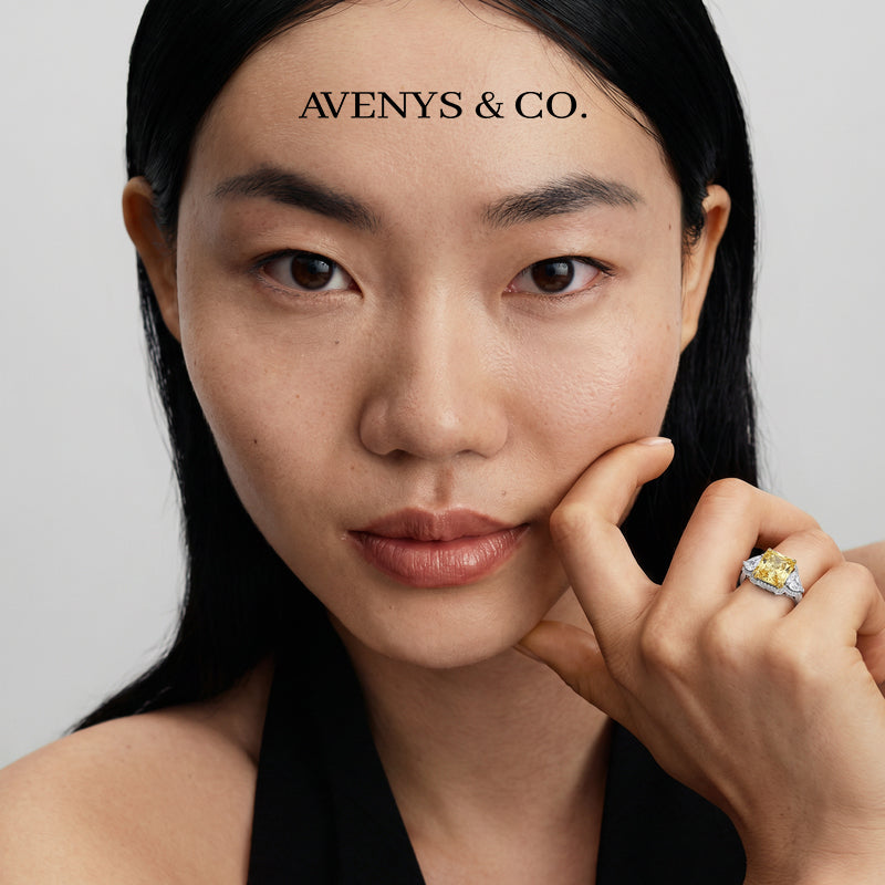 Queens Radiant Ring with Yellow Radiant Stone – on White Gold