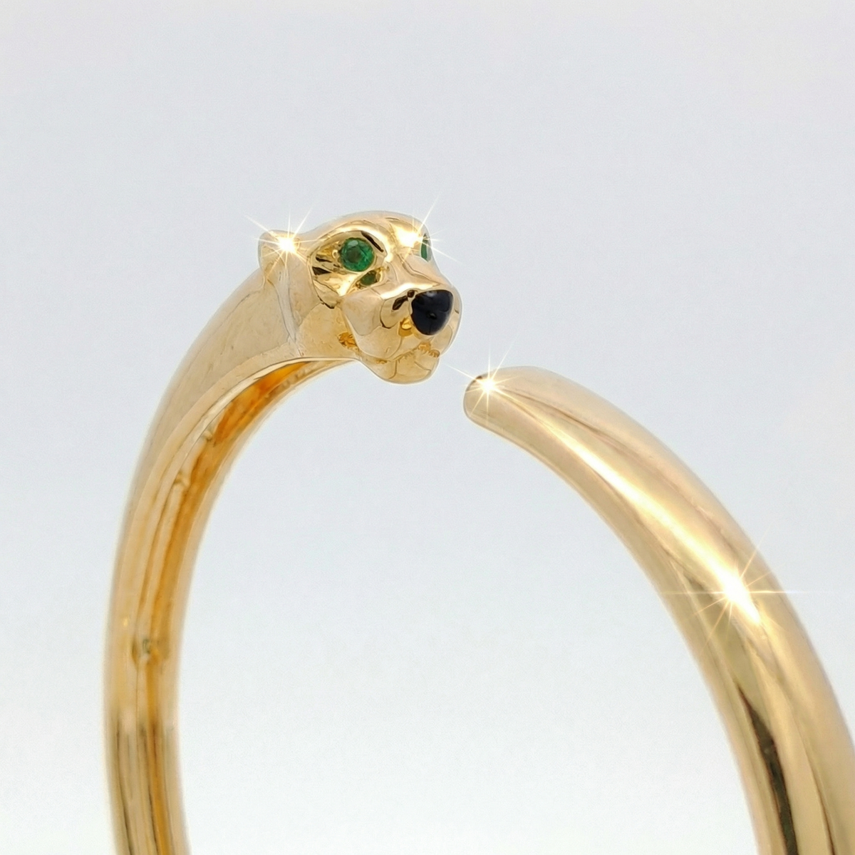 Tiger Bangle with Green Round Stone – on Yellow Gold