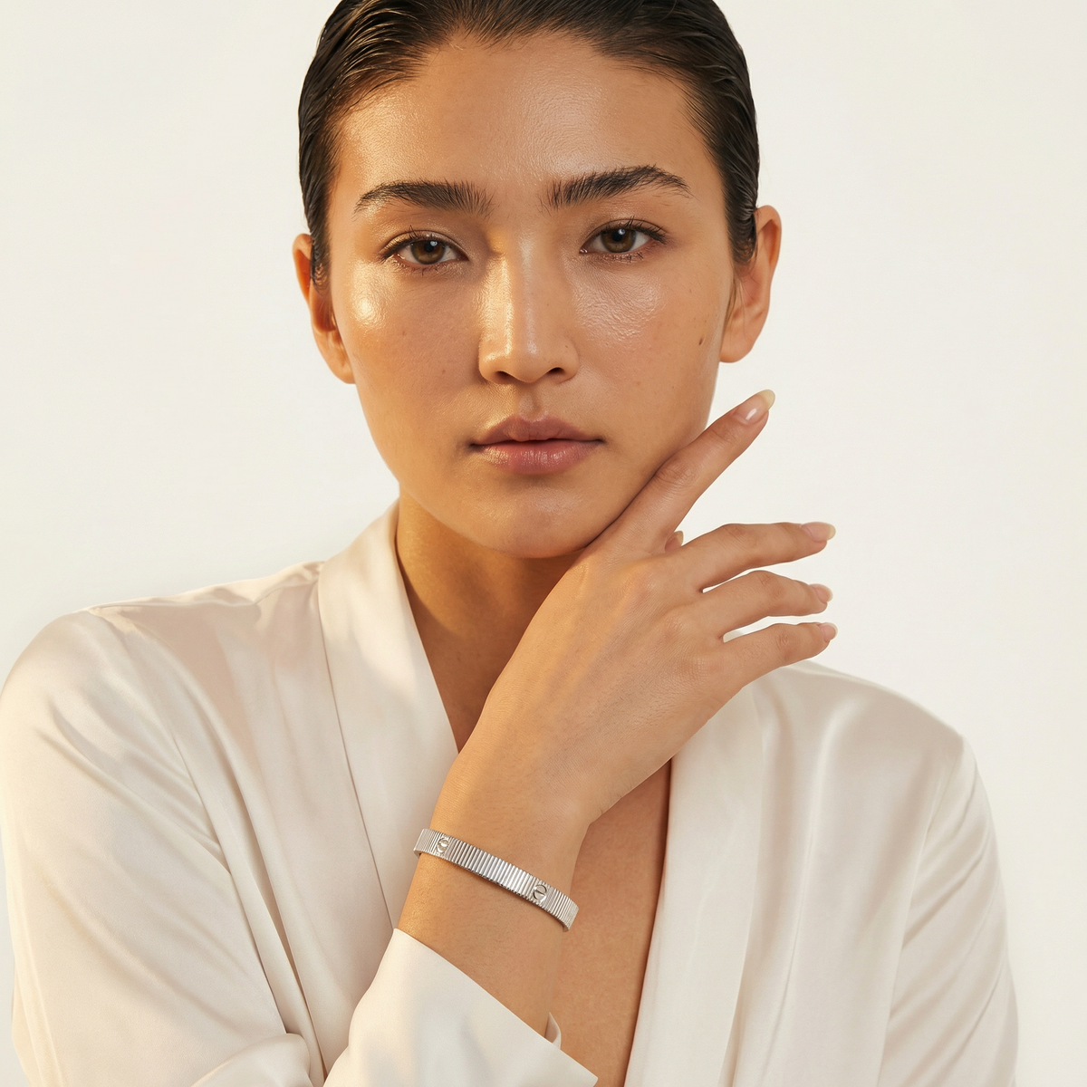 Loop Classic Flexible Bracelet – on White Gold