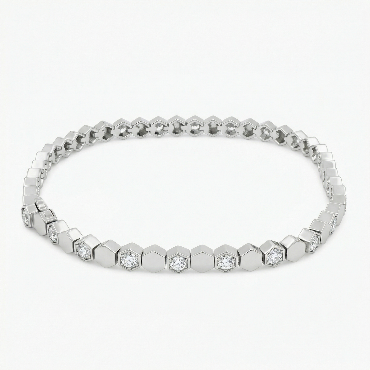 Honeycomb Bracelet with White Round Stone – on White Gold