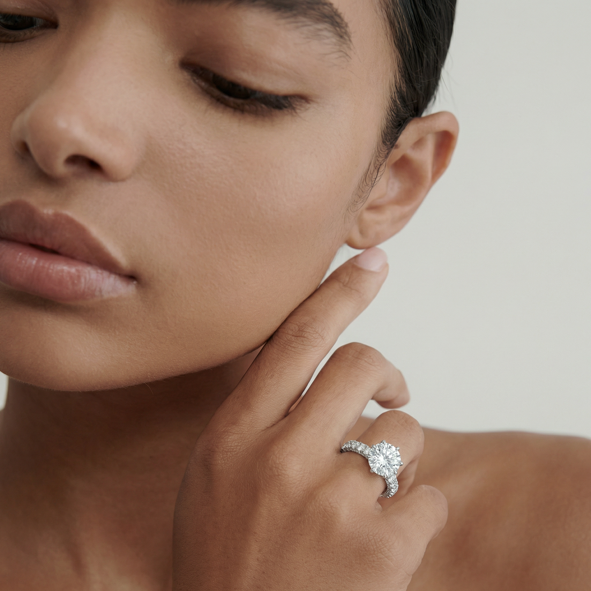 Stardust 6ct Solitaire Ring with White Round Stone – on White Gold