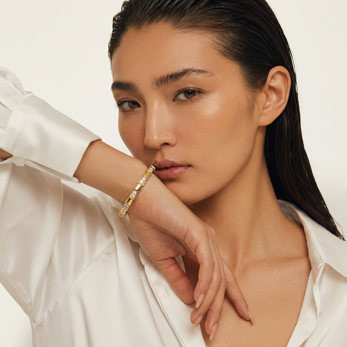 Coil Pave Bangle with White Round Stone – on Rose Gold