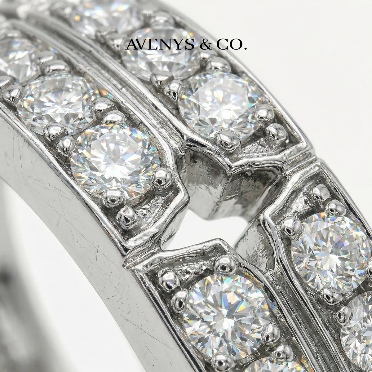 Link Ring with White Round Stone – on White Gold