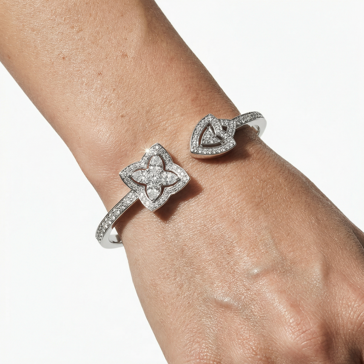 Lotus Bangle with White Round Stone – on White Gold