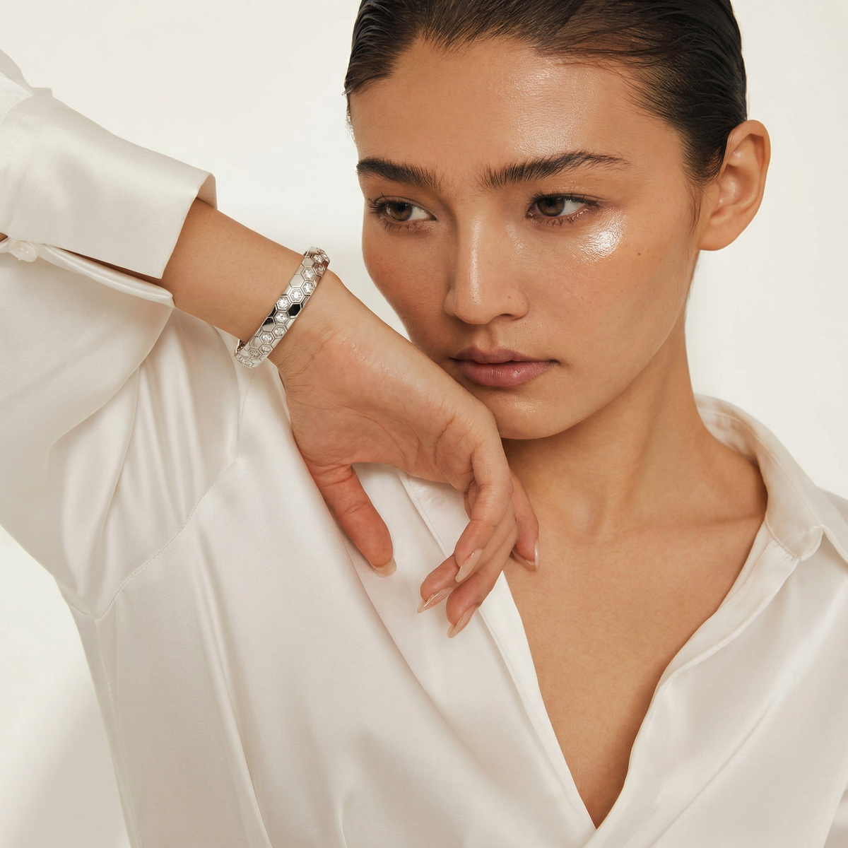 Honeycomb Wide Bangle with White Round Stone – on White Gold