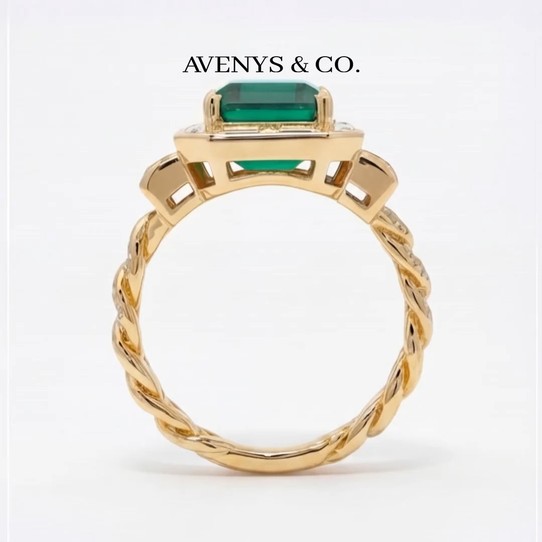 Catena Ring with Green Emerald Stone – on Yellow Gold — Straight rear setting profile of the Catena chain shank
